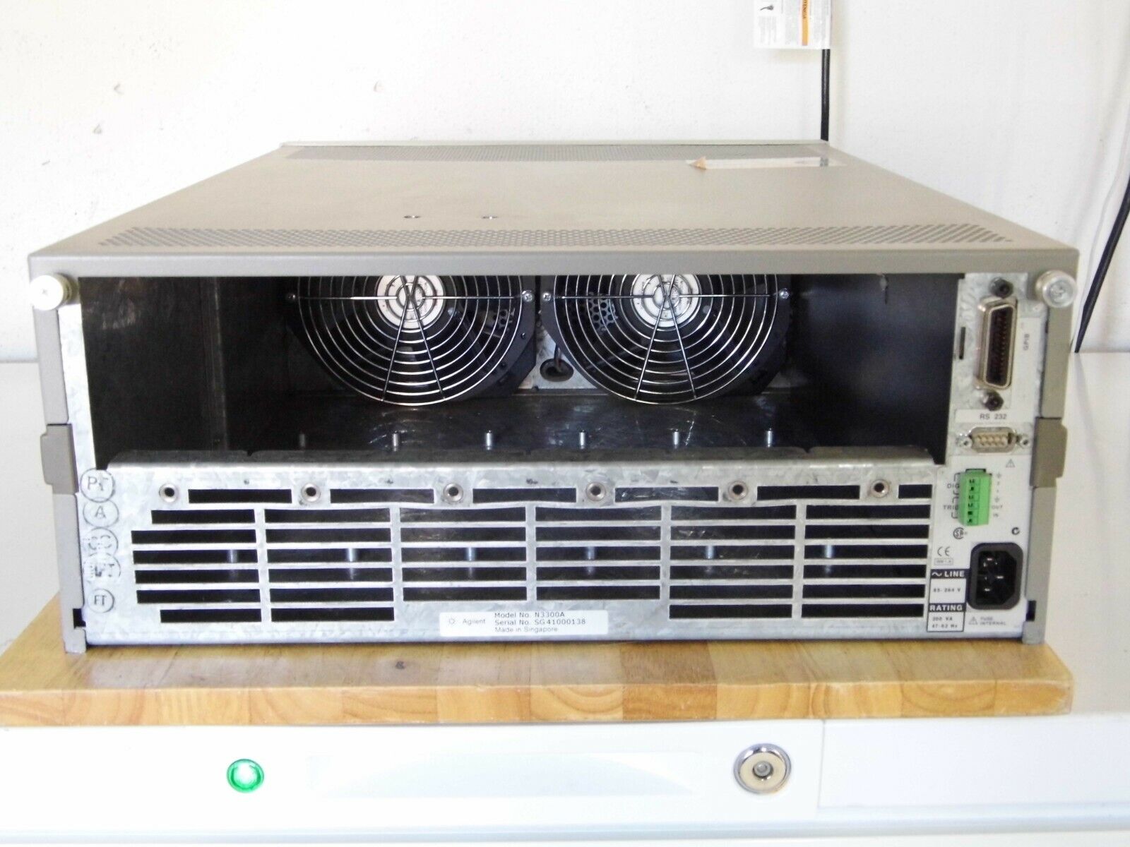 Agilent N3300A DC Electronic Load Mainframe Agilent N3300A DC Electronic Load Mainframe